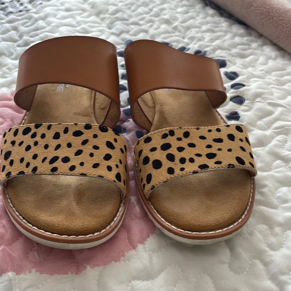 Womens Skechers sandals 8